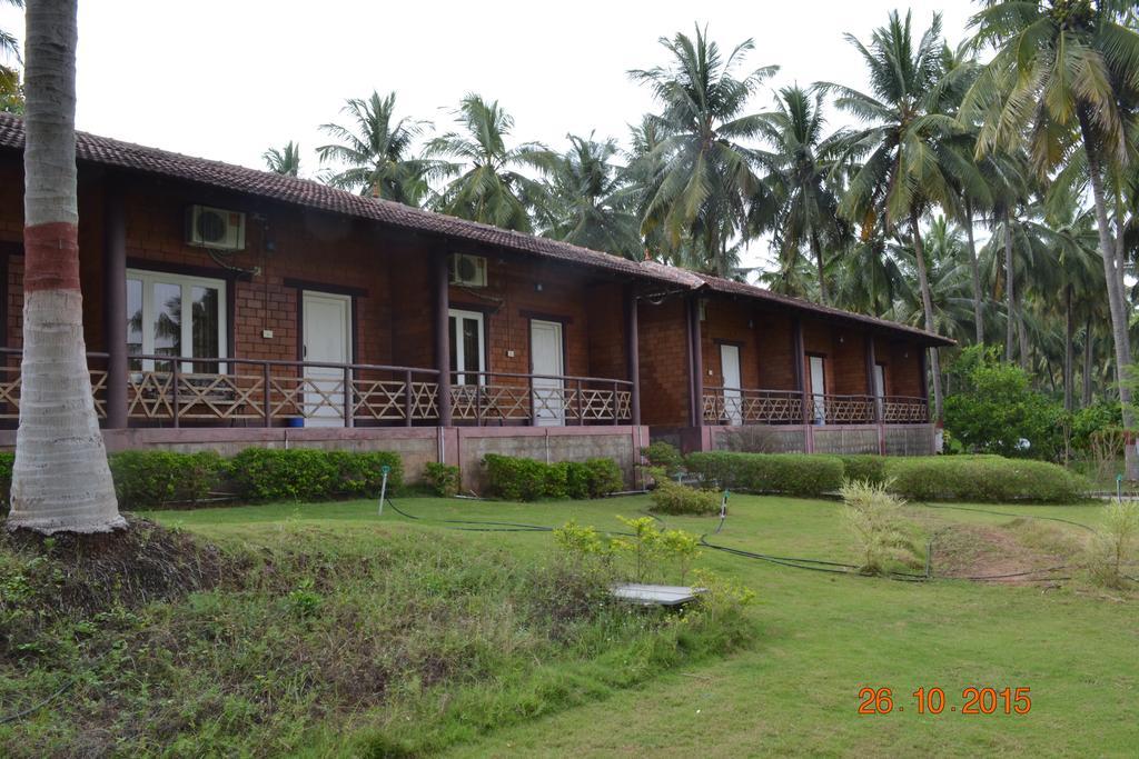 Ambrra River Resort Pollāchi Exterior photo