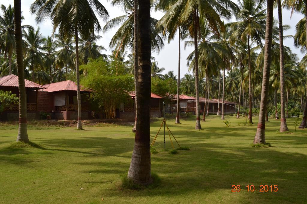 Ambrra River Resort Pollāchi Exterior photo