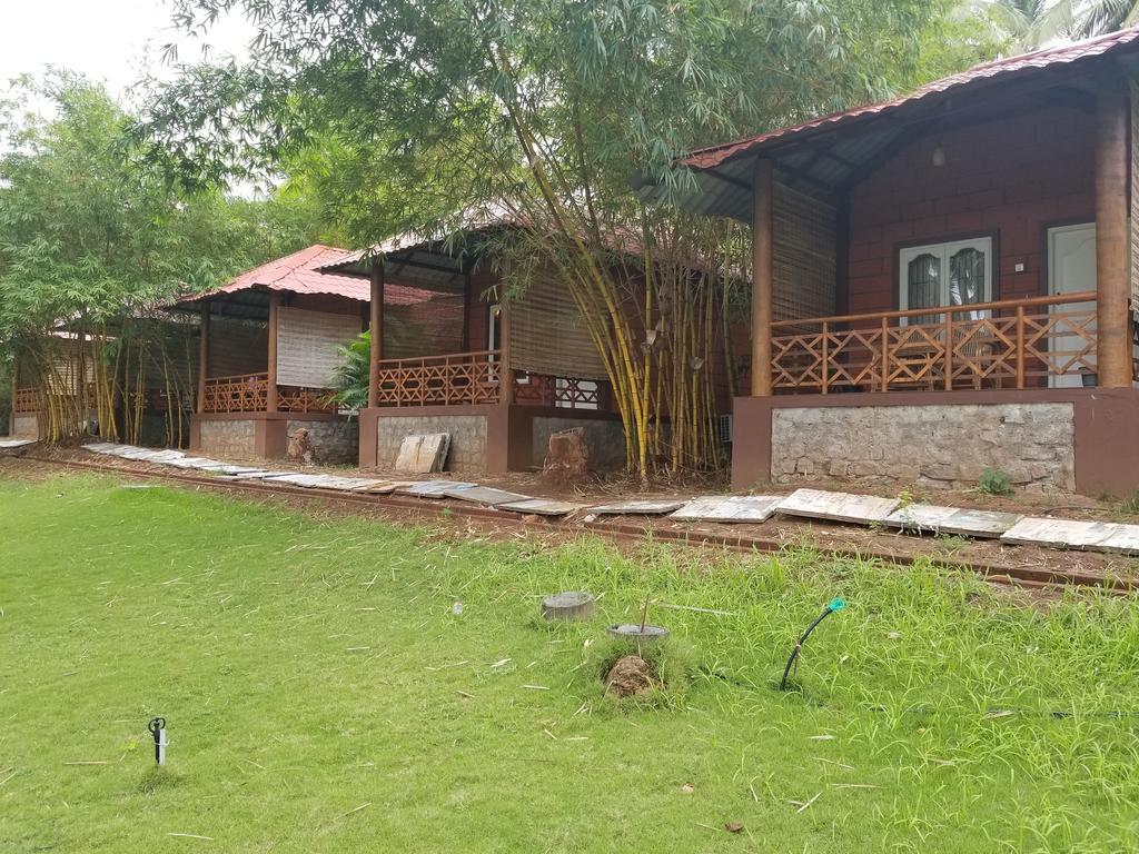 Ambrra River Resort Pollāchi Exterior photo