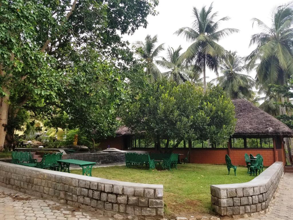 Ambrra River Resort Pollāchi Exterior photo