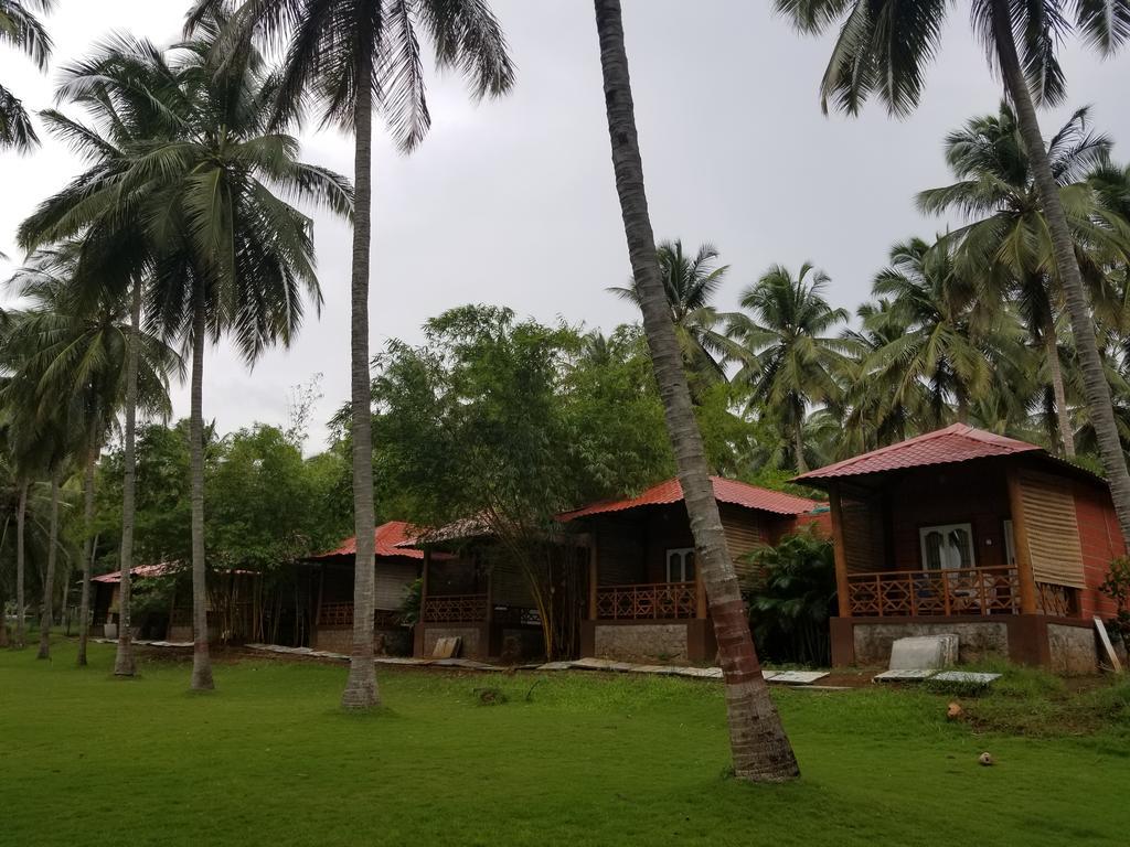 Ambrra River Resort Pollāchi Exterior photo